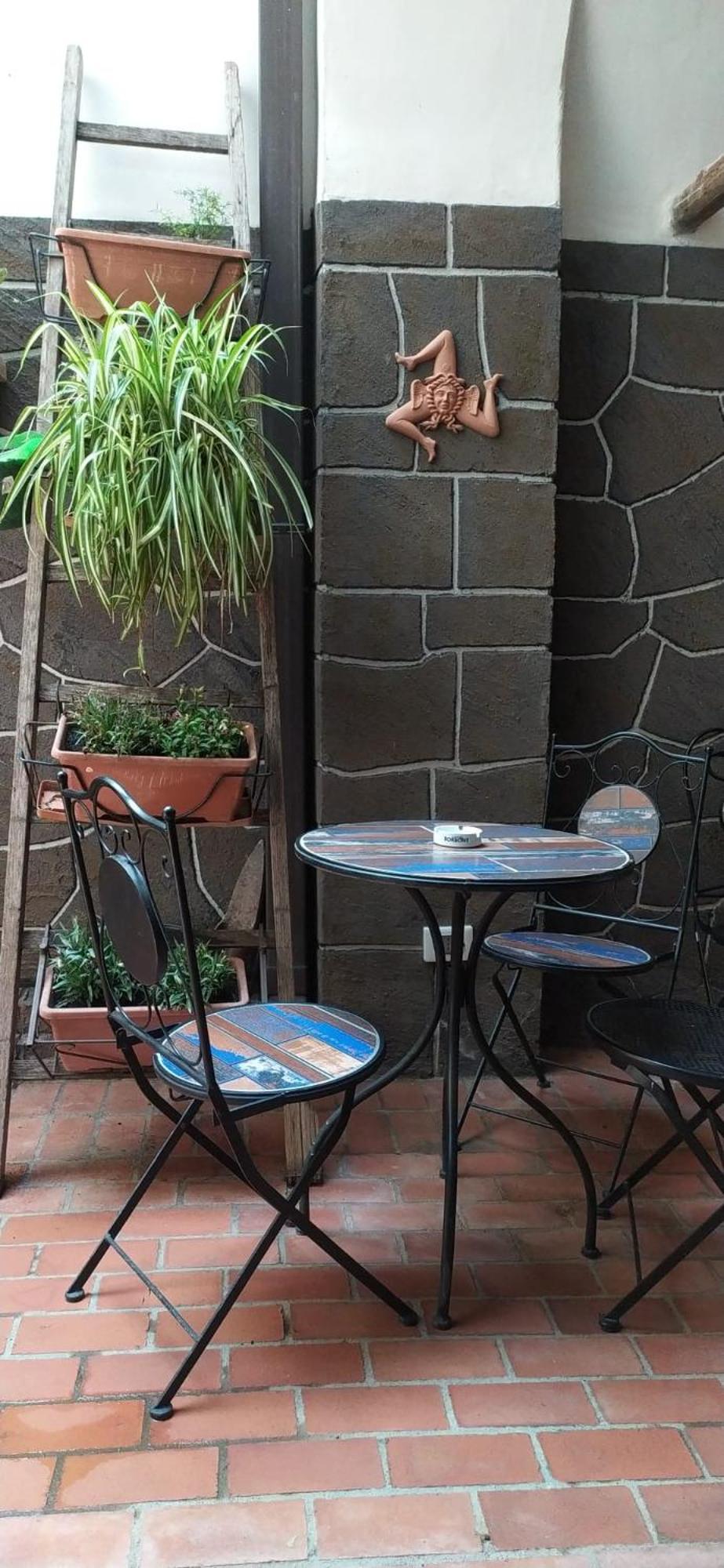 Casa Romeo Villa Adrano Bagian luar foto